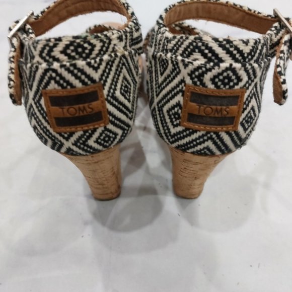 Toms Espadrille Wedge Sandal in Aztec - Picture 5 of 7